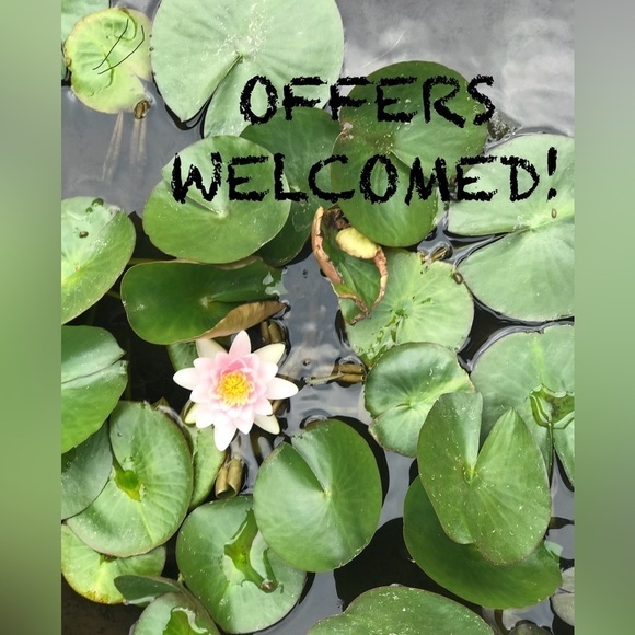 Small/medium but fits larger. Fabulous zipper detail and fringe. - Picture 9 of 9